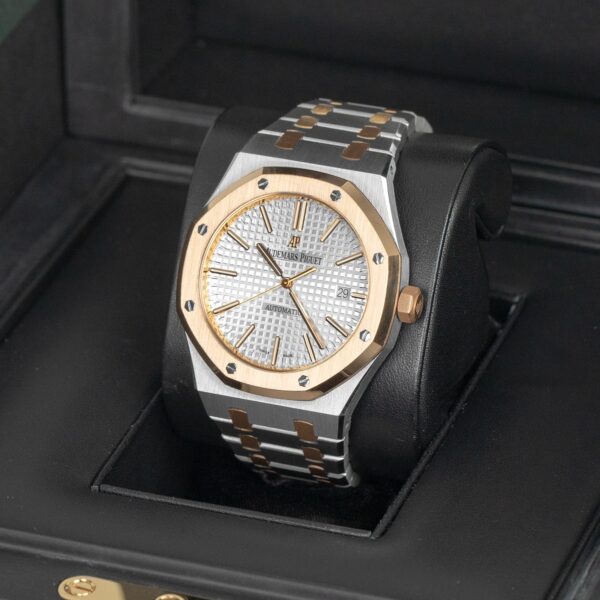 Audemars Piguet 15400SR.OO.1220SR.01 Royal Oak Selfwinding White Dial - Image 4