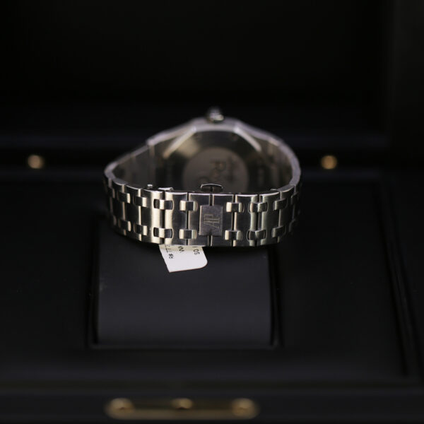 Audemars Piguet 77321ST.ZZ.1230ST.01 Royal Oak Selfwinding 33mm White Dial Ladies Watch - Image 6