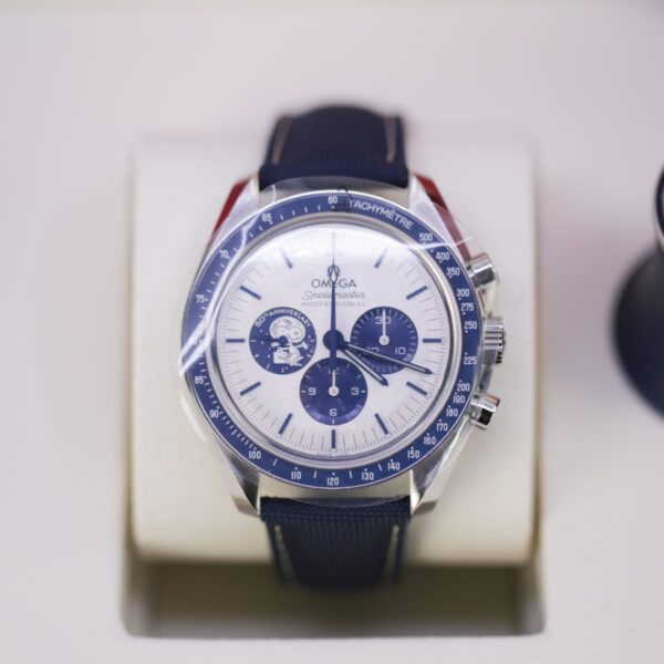 Omega Speedmaster 310.32.42.50.02.001 Snoopy 42mm Watch - Image 3